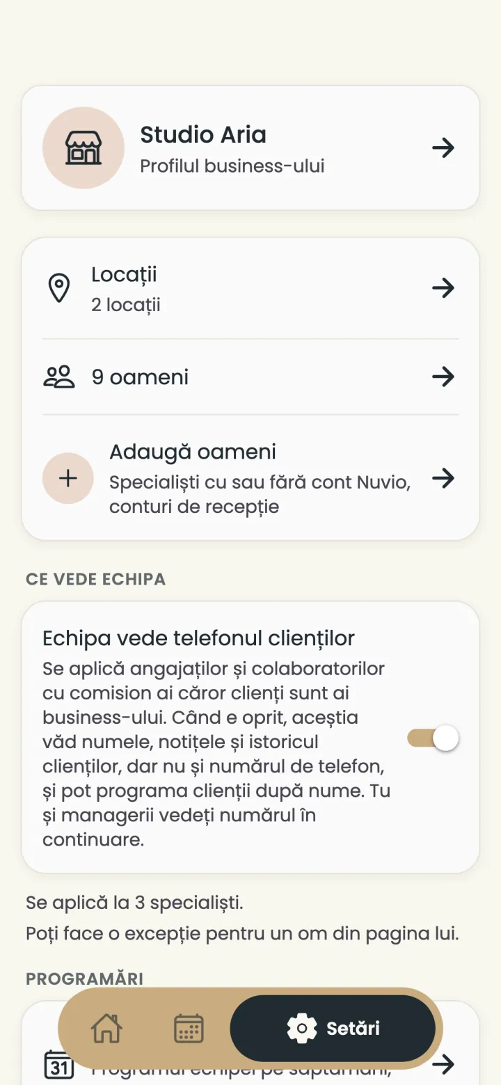 Tabul Setări al business-ului pe telefon, cu echipa și grupurile de setări