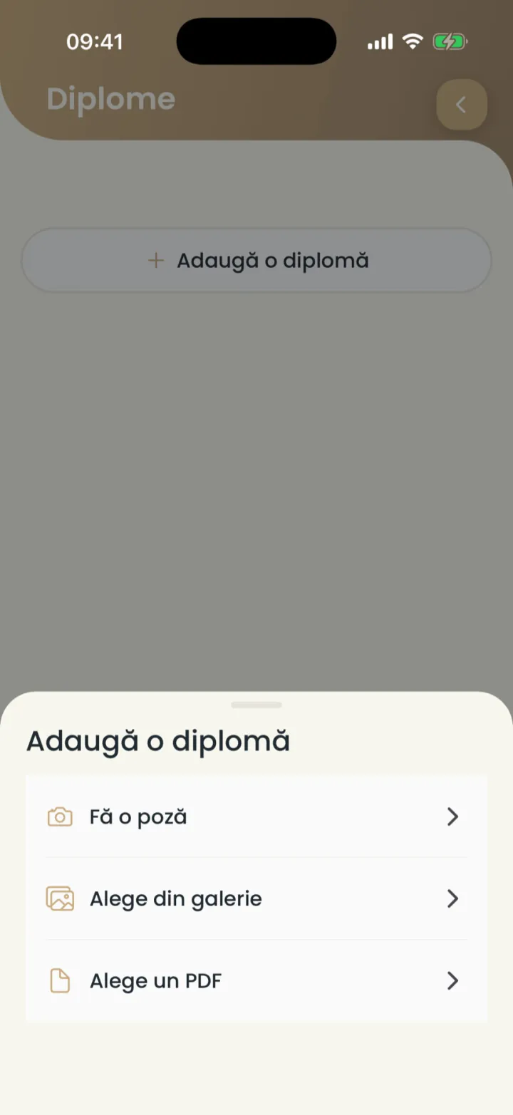 Fereastra Adaugă o diplomă, cu Fă o poză, Alege din galerie și Alege un PDF