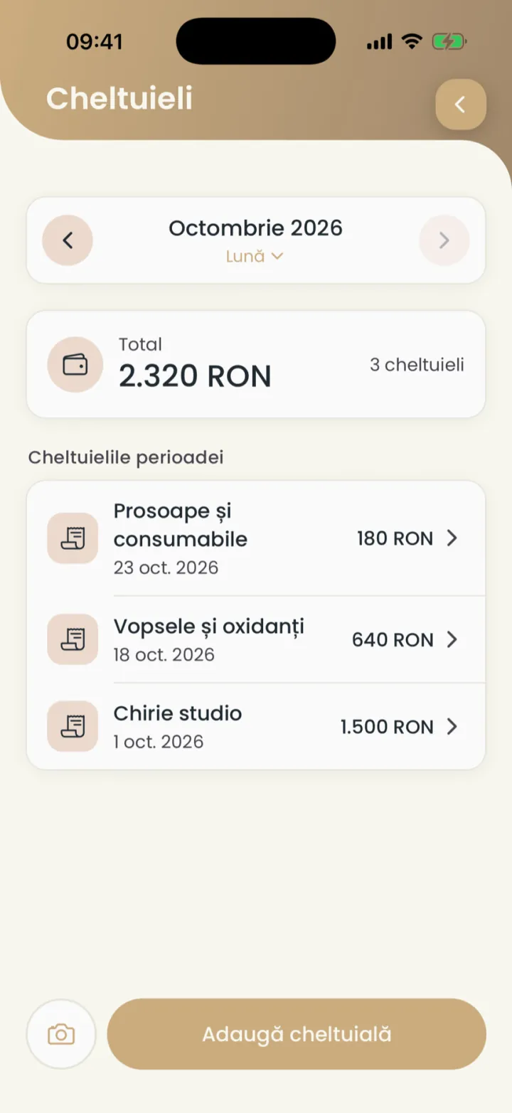 Ecranul Cheltuieli pe octombrie, cu totalul și trei cheltuieli