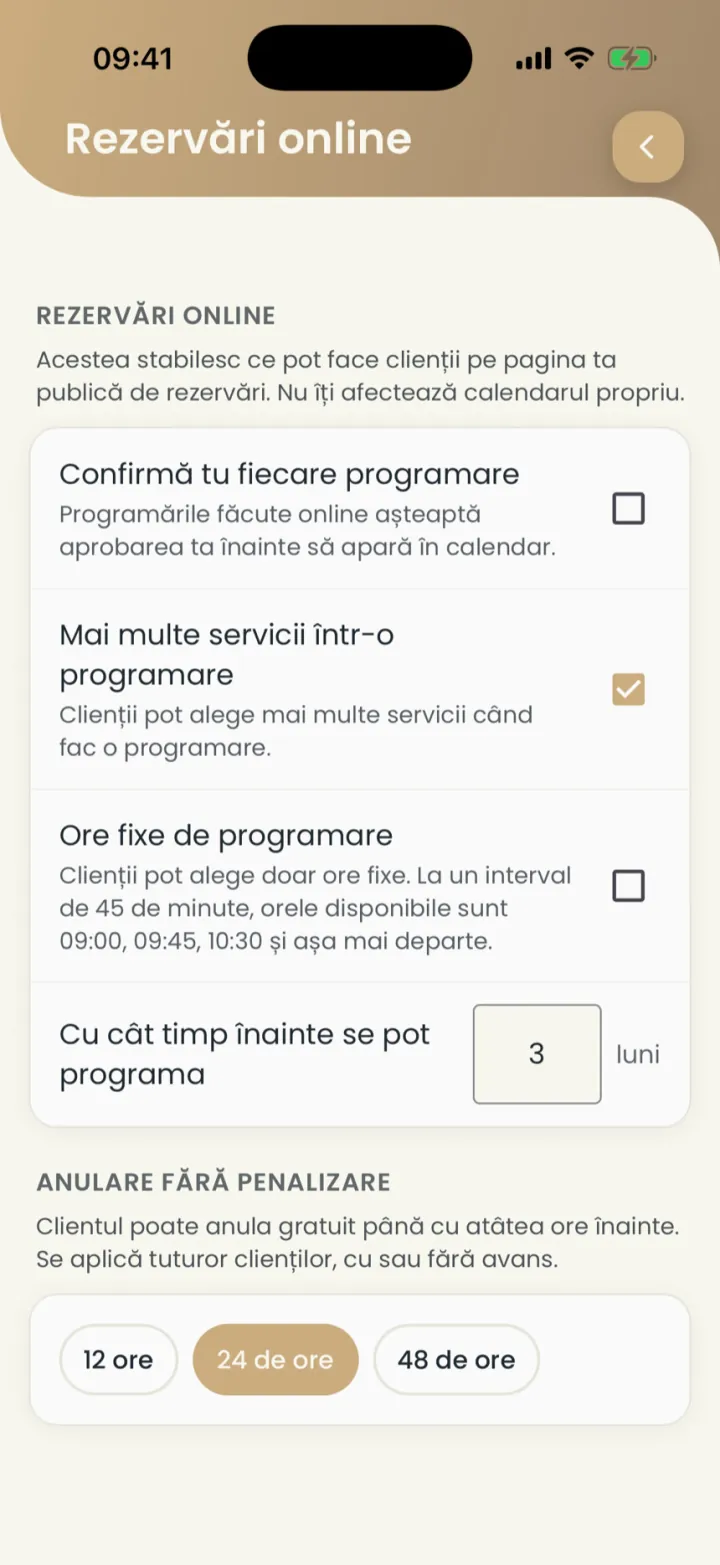 Ecranul Rezervări online cu confirmarea, mai multe servicii, ore fixe, cât de departe și anularea fără penalizare